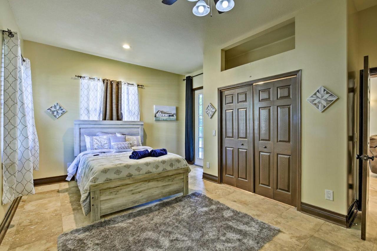 Villa Tampa Oasis With Pool About 7 Mi To Busch Gardens! Exterior foto